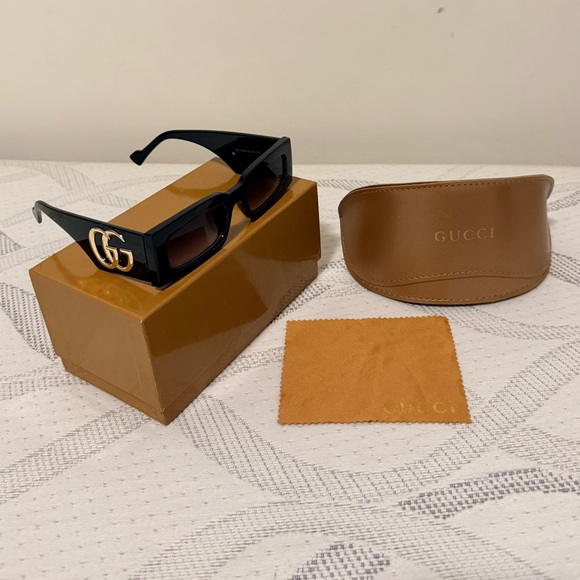 Gucci Black Sunglasses - Picture 2 of 8